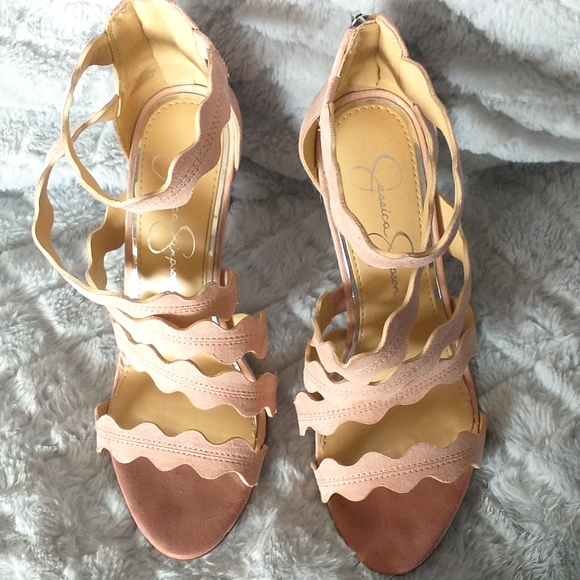 Pink heels - Picture 4 of 4